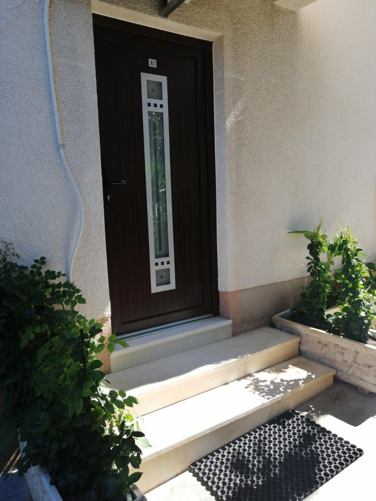 סגט ווראנייצה Apartments Kursan מראה חיצוני תמונה